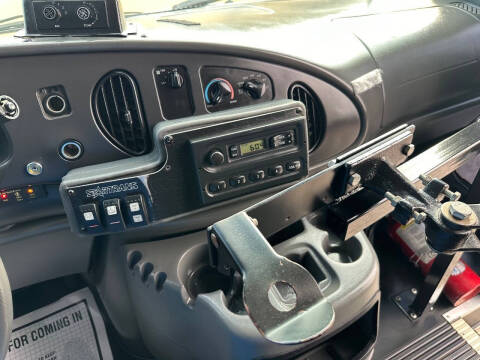 2004 Ford E-Series