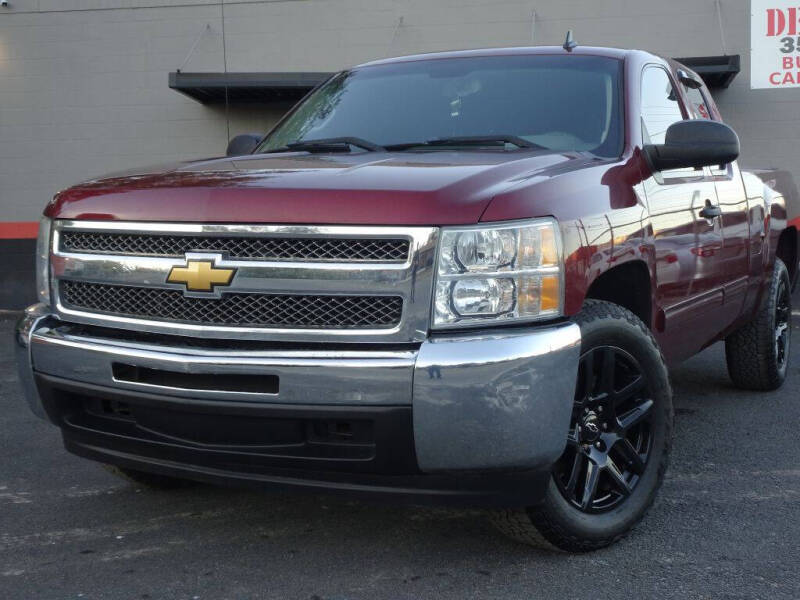 2013 Chevrolet Silverado 1500 for sale at Deal Maker of Gainesville in Gainesville FL