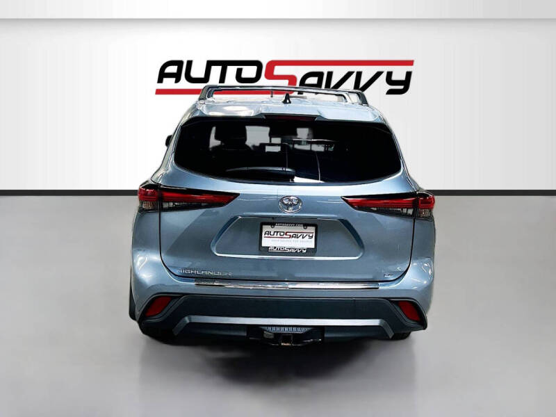 2022 Toyota Highlander LE