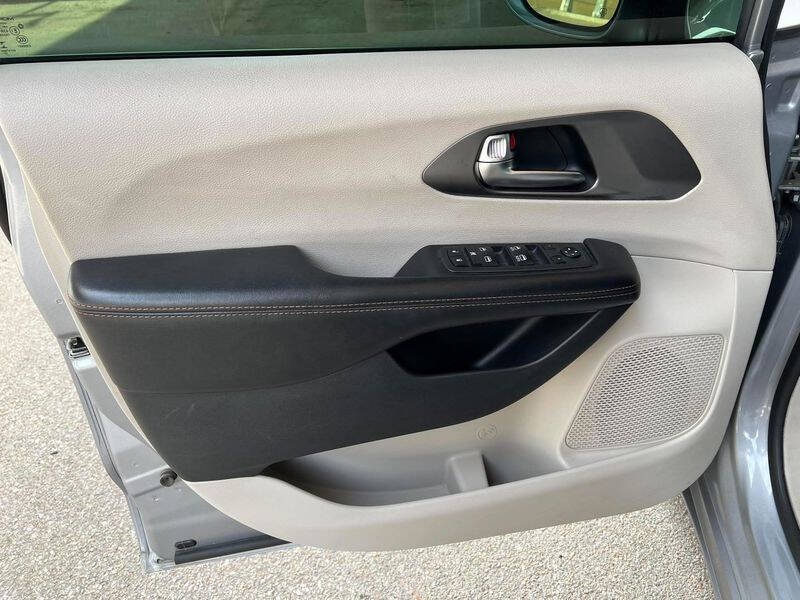 2020 Chrysler Pacifica Touring