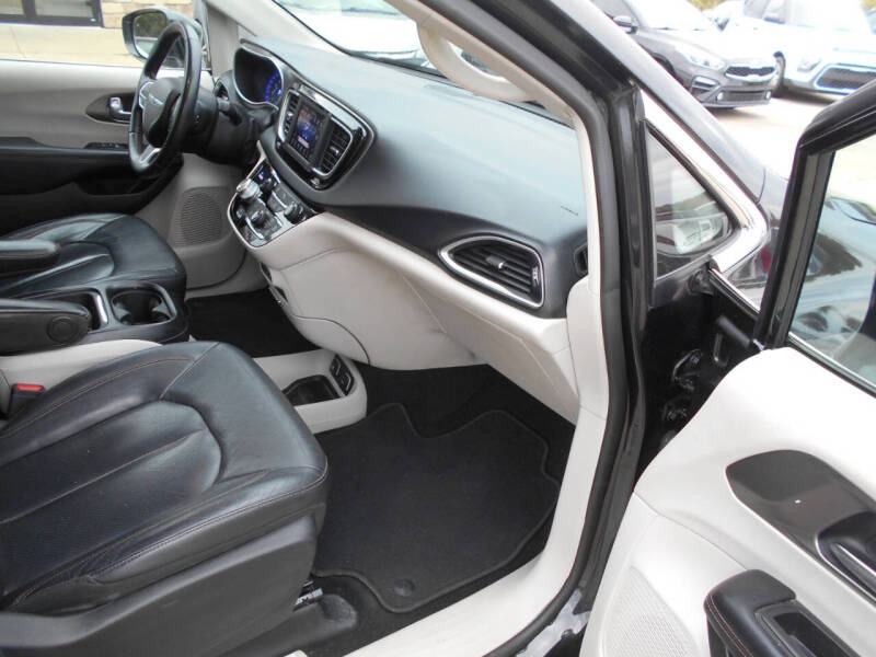 2020 Chrysler Pacifica Touring L