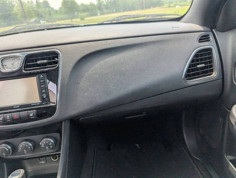 2012 Chrysler 200 Touring