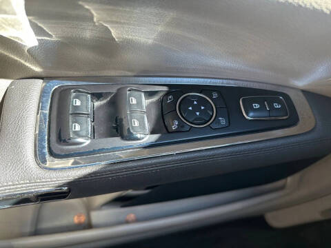 2017 Lincoln Continental Select