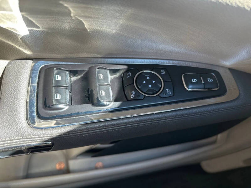 2017 Lincoln Continental Select