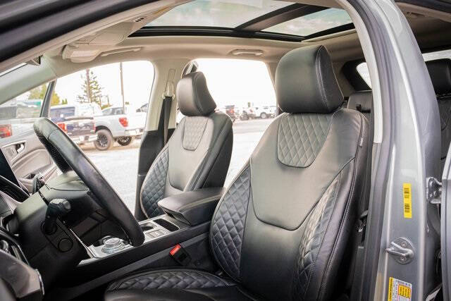 2023 Ford Edge Titanium