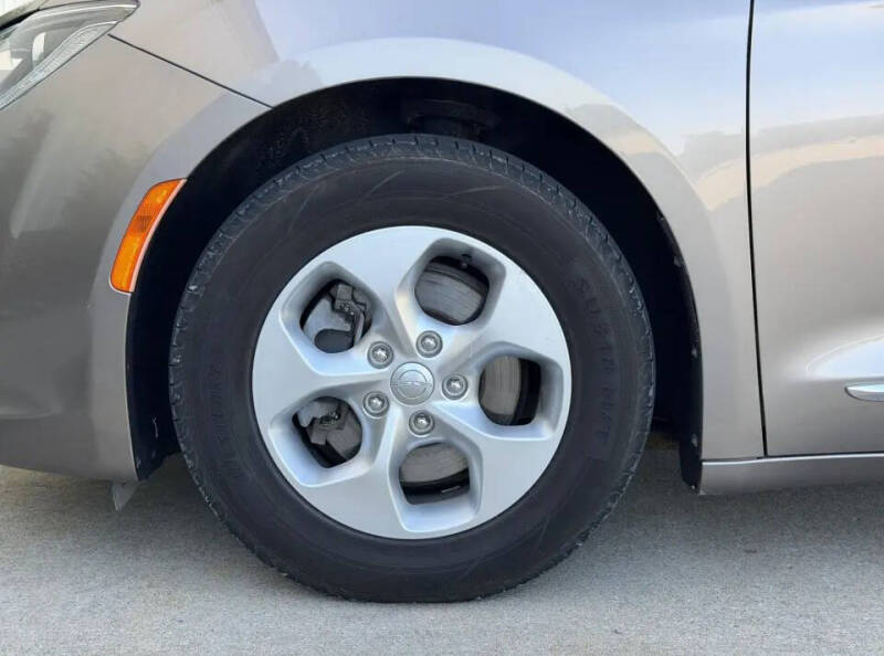 2017 Chrysler Pacifica Touring-L Plus