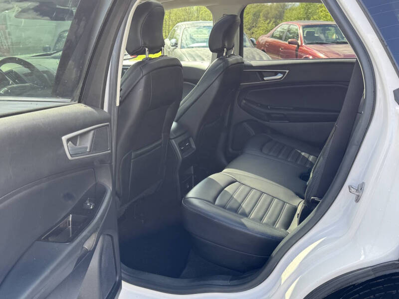 2019 Ford Edge SEL - Photo 12