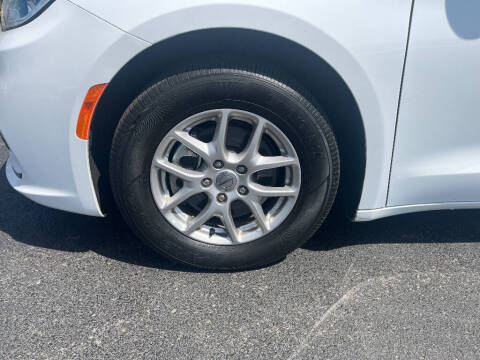 2024 Chrysler Pacifica Touring L