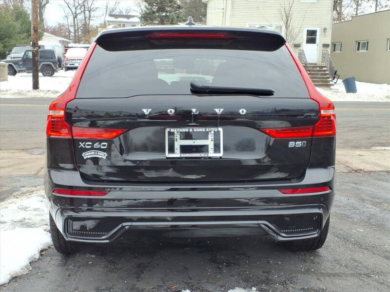 2025 Volvo XC60 B5 Plus Dark Theme