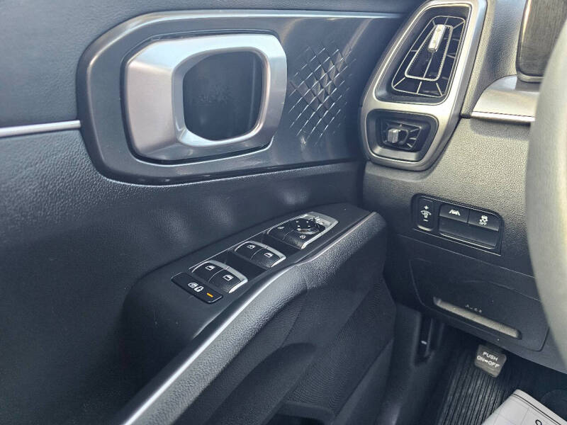 2023 Kia Sorento LX