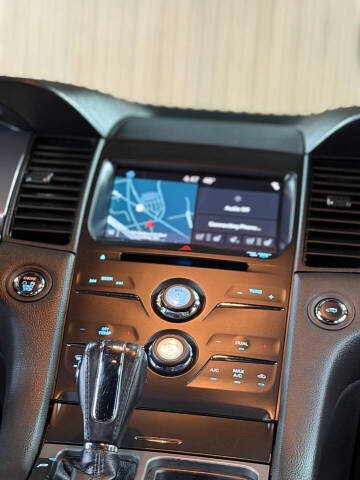 2018 Ford Taurus SEL