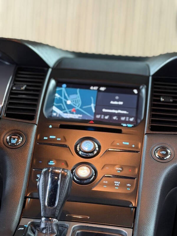 2018 Ford Taurus SEL