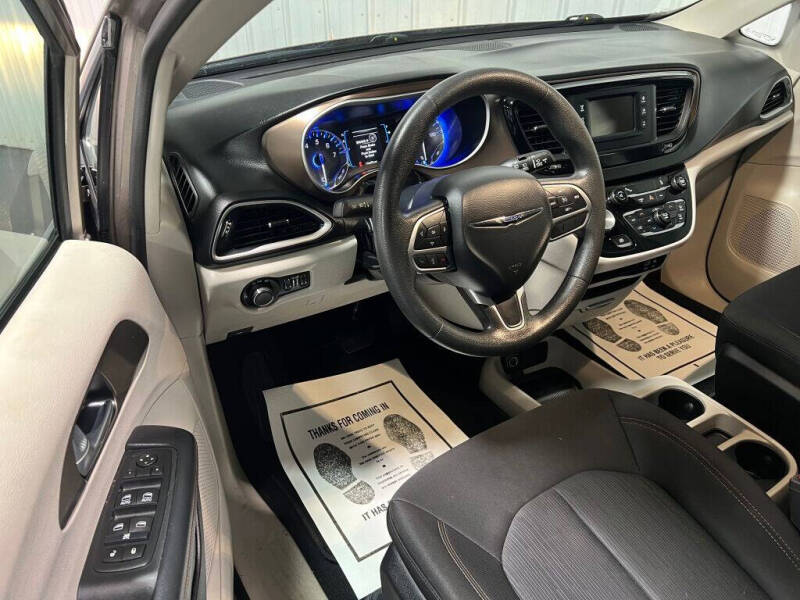 2017 Chrysler Pacifica LX