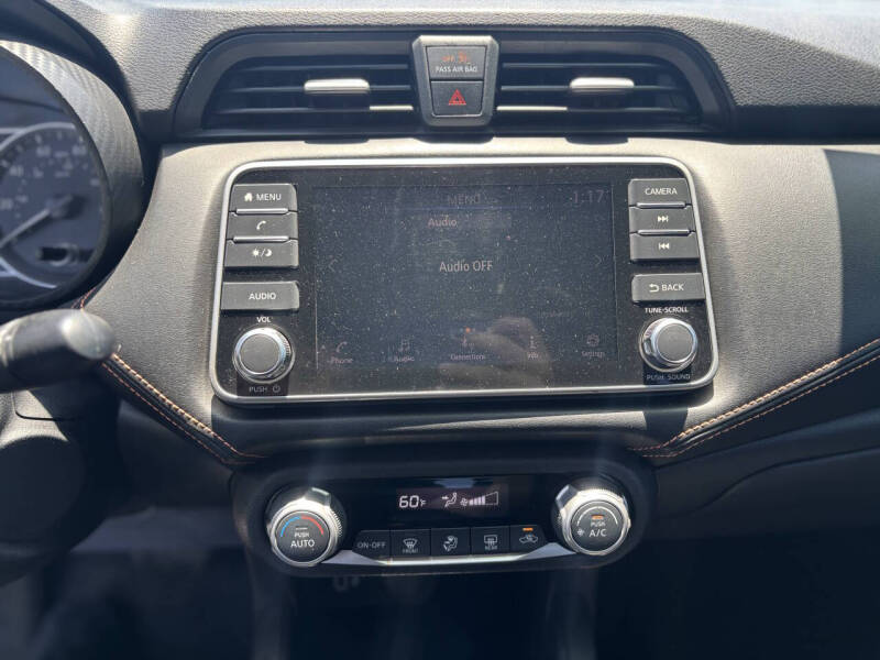 2022 Nissan Versa SR