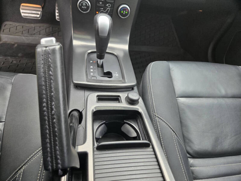 2011 Volvo C30 T5 R-Design