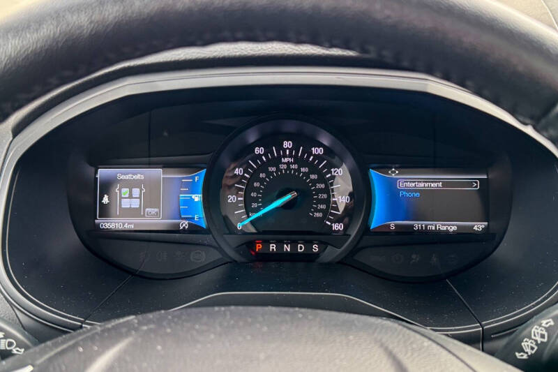 2022 Ford Edge Titanium