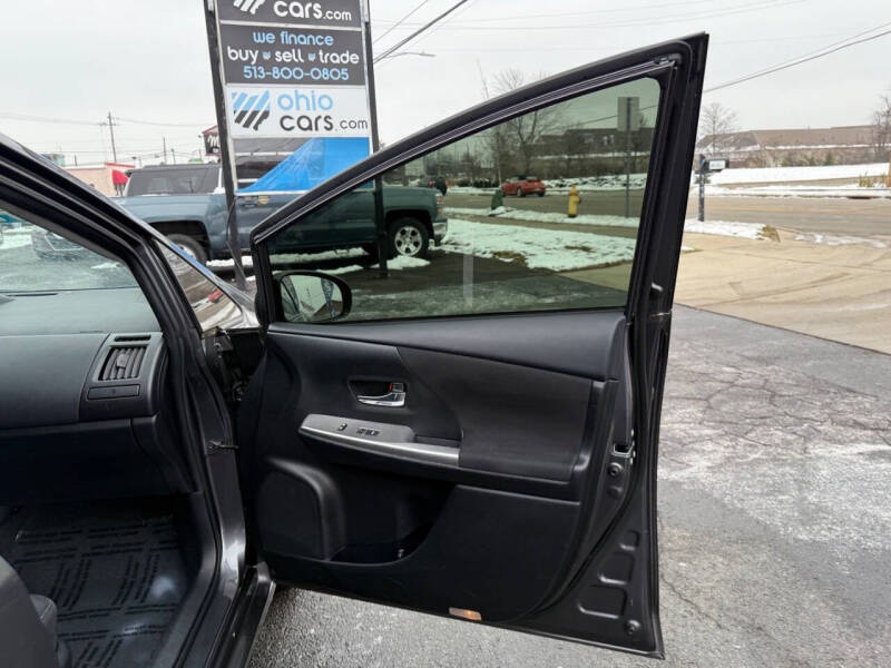 2015 Toyota Prius v Two