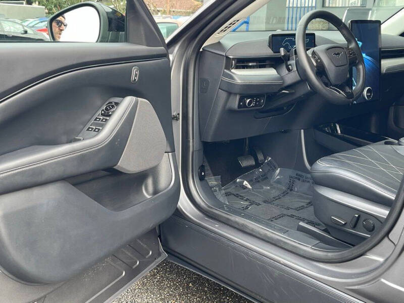 2023 Ford Mustang Mach-E Select