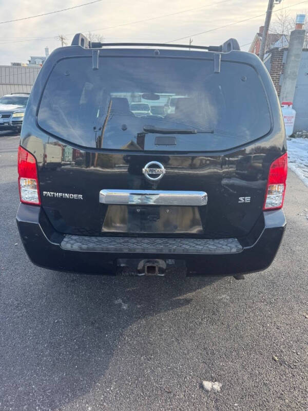 2005 Nissan Pathfinder SE