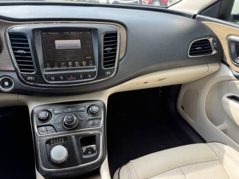 2015 Chrysler 200 C