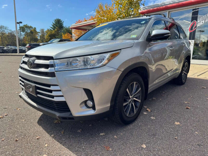 2017 Toyota Highlander XLE's photo