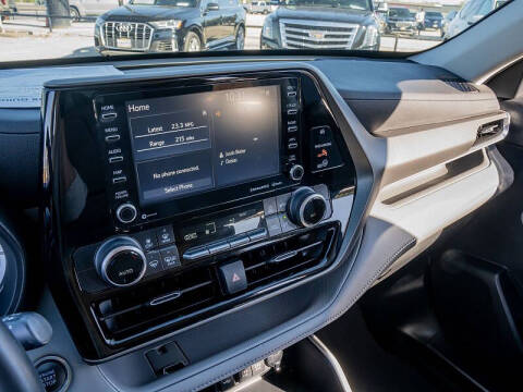 2020 Toyota Highlander LE