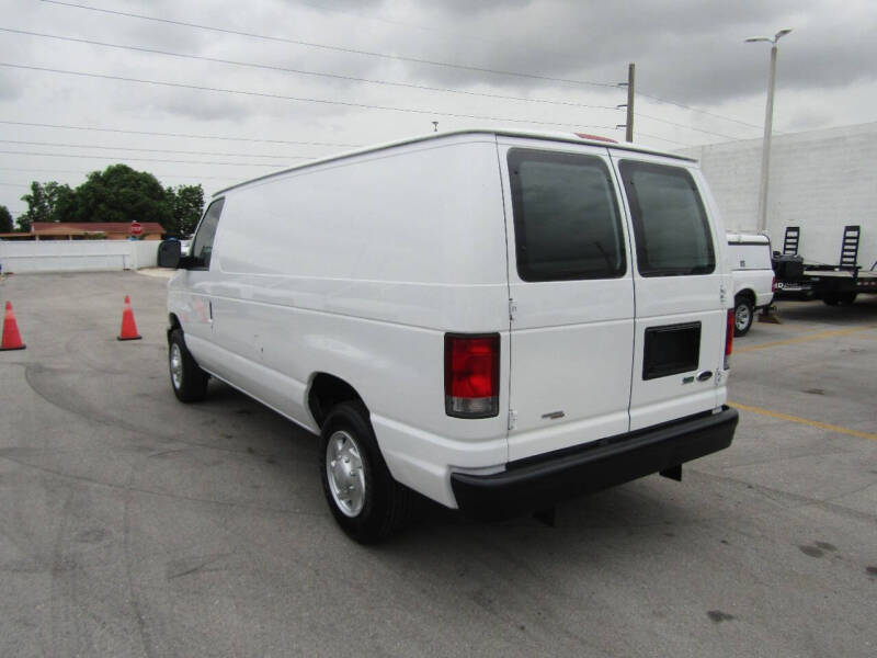 2014 Ford E-Series Econoline Van Commercial photo 5