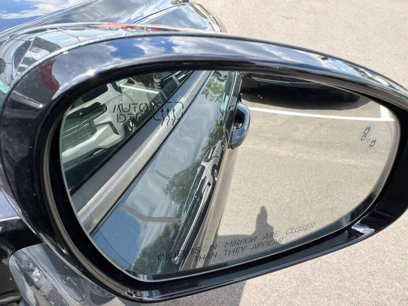 2023 Genesis G70