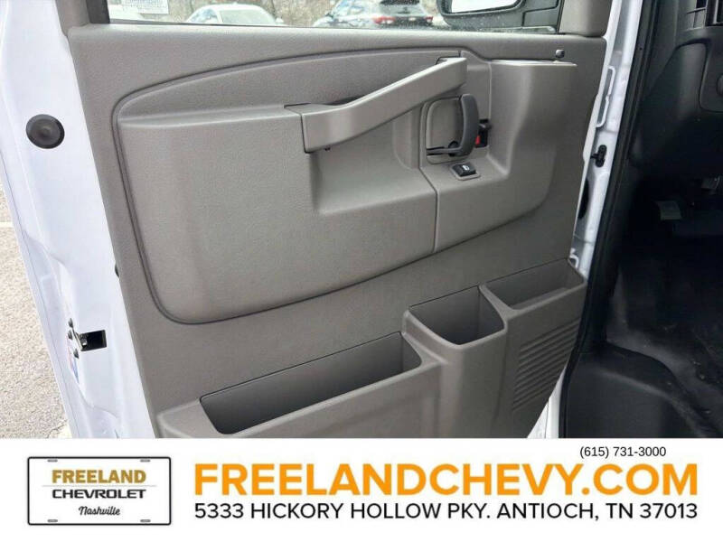 2025 Chevrolet Express 2500