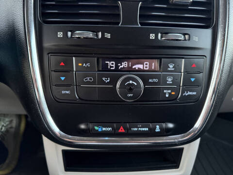 2014 Chrysler Town and Country Touring