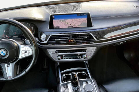 2022 BMW 7 Series 740i