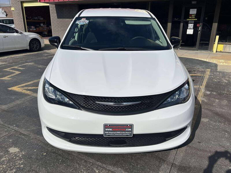 2024 Chrysler Voyager LX