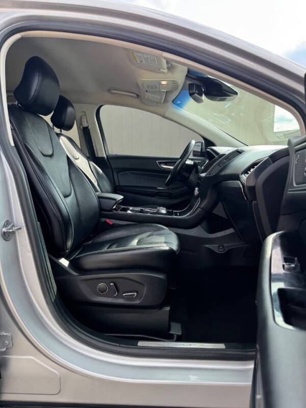 2019 Ford Edge Titanium