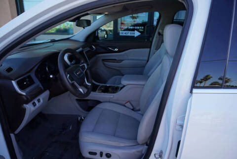 2022 GMC Acadia SLE