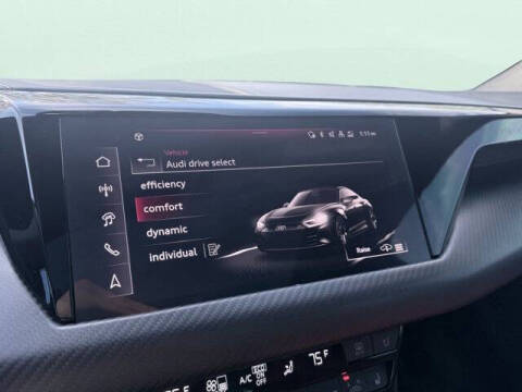 2024 Audi e-tron GT quattro Premium Plus