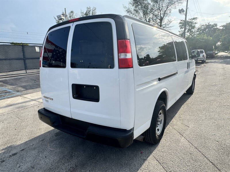 2018 Chevrolet Express LS 3500