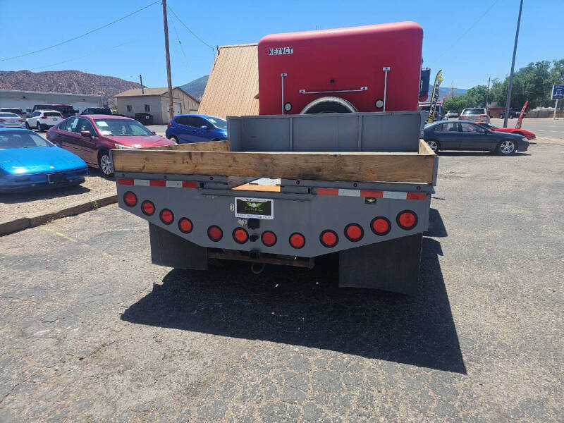 2003 Freightliner FL70