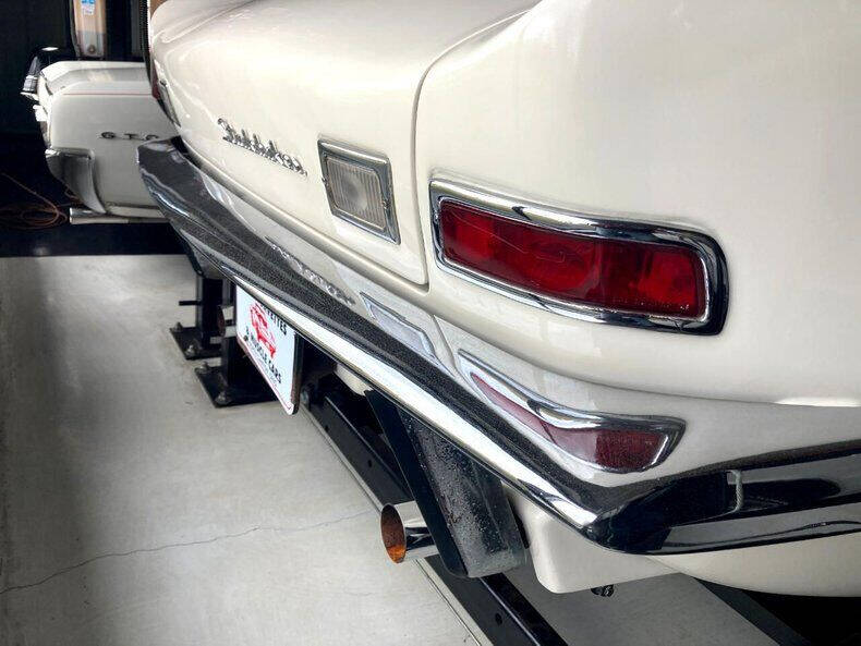 1963 Studebaker Avanti