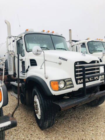2004 Mack CV713