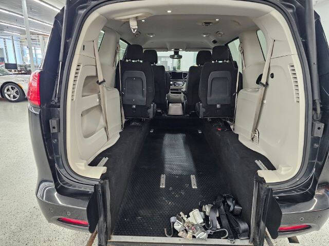 2017 Chrysler Pacifica Touring