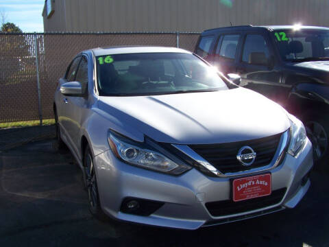 2016 Nissan Altima for sale at Lloyds Auto Sales & SVC in Sanford ME