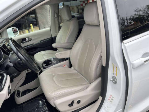 2021 Chrysler Pacifica Touring L