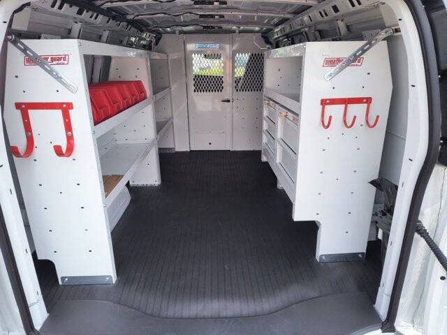 2025 Chevrolet Express 3500