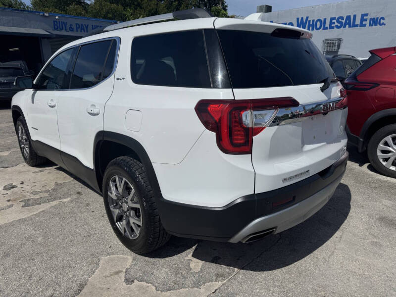 2023 GMC Acadia SLT