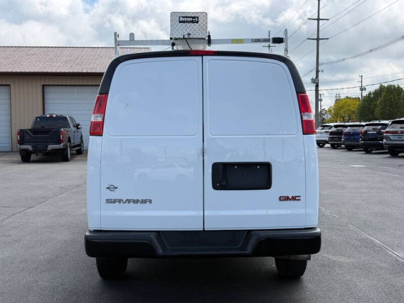 2022 GMC Savana 2500