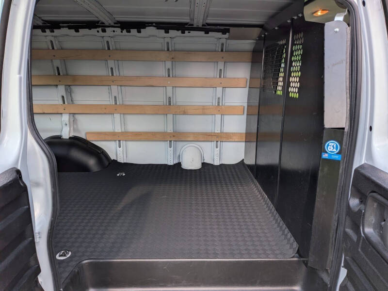 2025 Chevrolet Express 2500