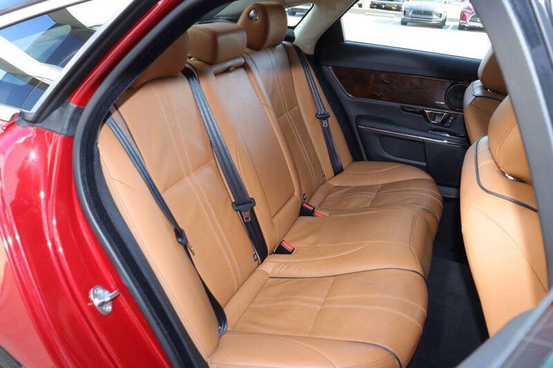 2016 Jaguar XJ R-Sport