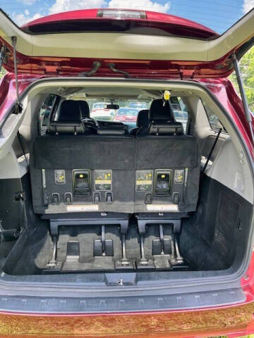 2016 Toyota Sienna SE 8-Passenger