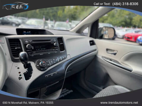 2013 Toyota Sienna SE 8-Passenger