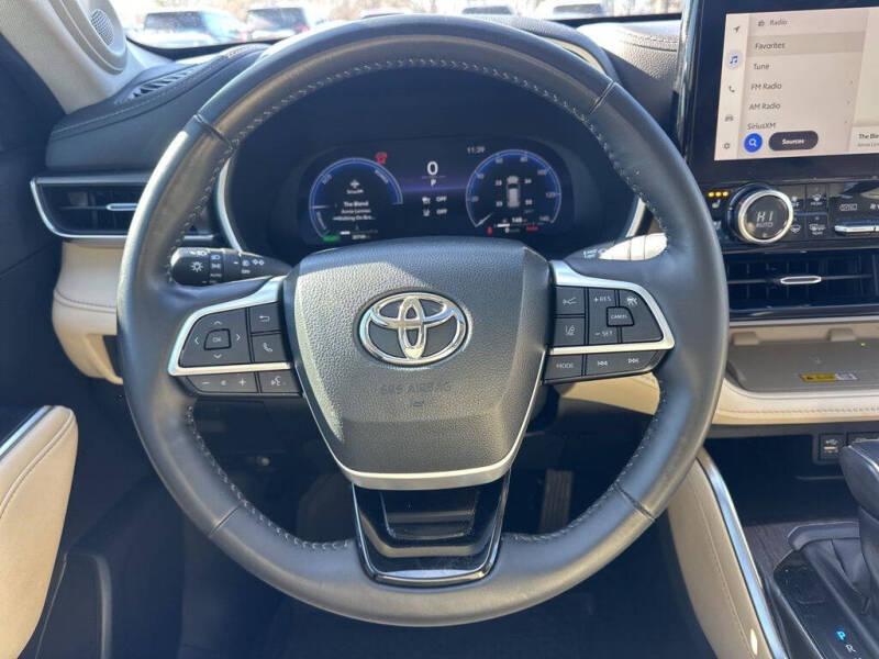 2023 Toyota Highlander Hybrid Limited